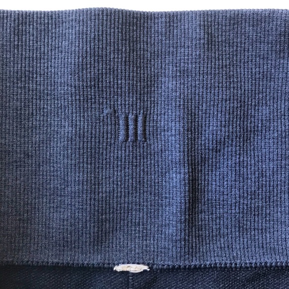 HOLD Lululemon In The Flow Inkwell Crop Leggings - Picture 7 of 8